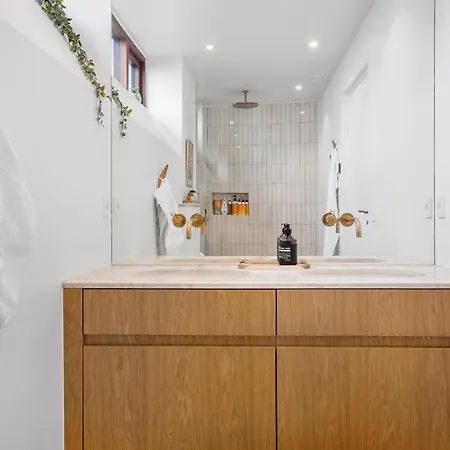 4 Bedroom Cozy In