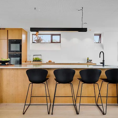 4 Bedroom Cozy In *