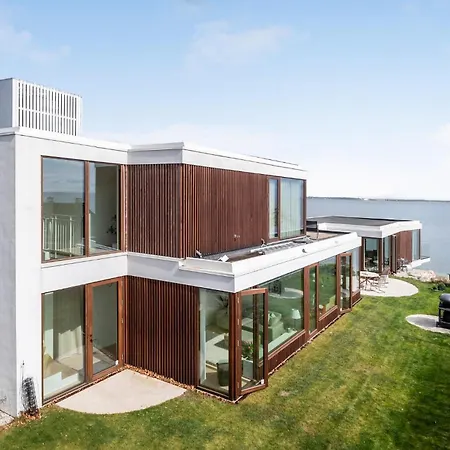 4 Bedroom Cozy In * Helsingor