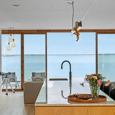 Holiday home 4 Bedroom Cozy In *
