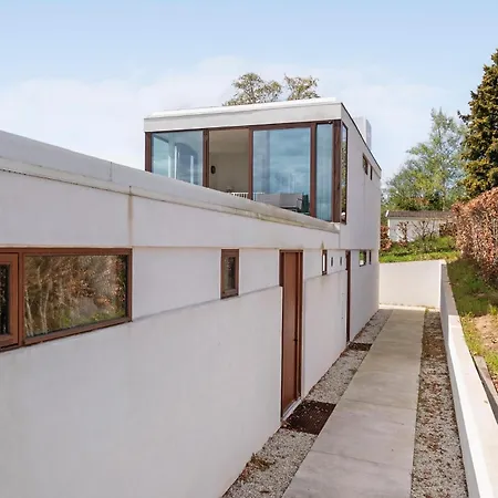 4 Bedroom Cozy In