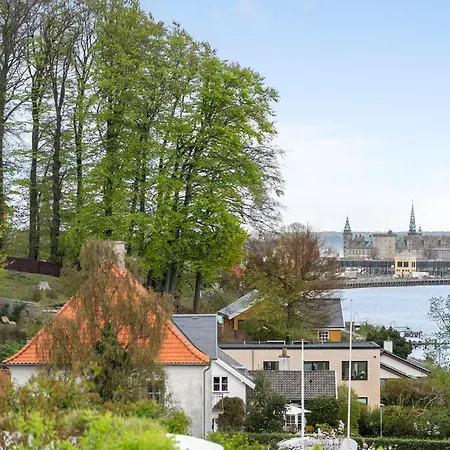 4 Bedroom Cozy In Holiday home Helsingor