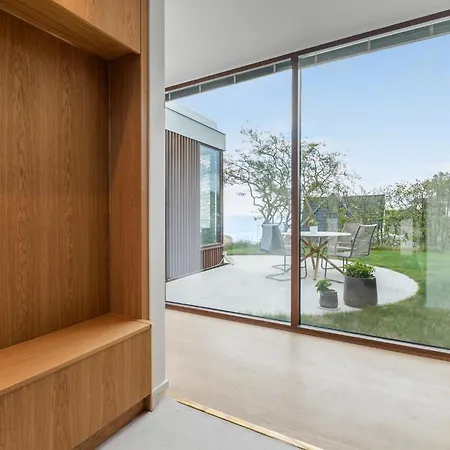 4 Bedroom Cozy In Holiday home